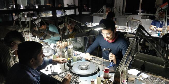 hemant working on diamond polishing in surat